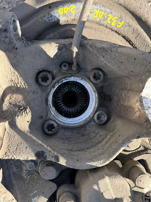 Fuzeta fata stanga dreapta cu rulment BMW seria 4 F32 F33 F36 xdrive