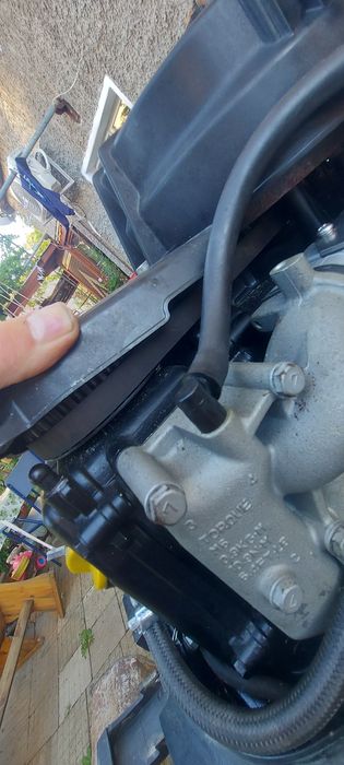 Продавам извънбордов двигател Mariner 8 коня 4 тактов дълъг ботуш.
Сме