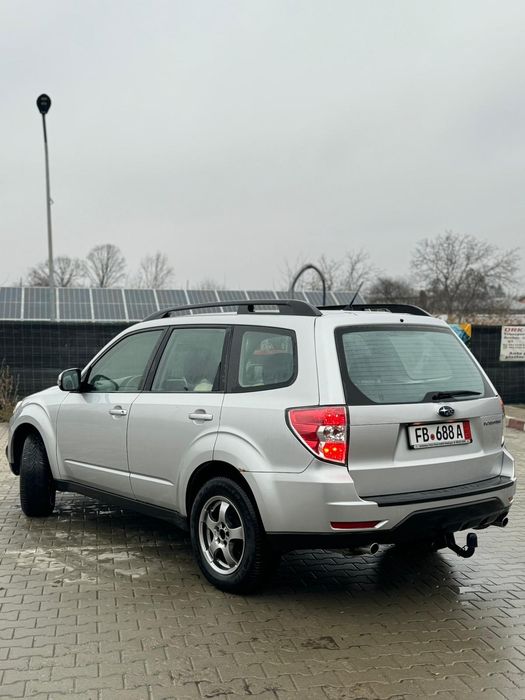 Vând Subaru Forester 2012