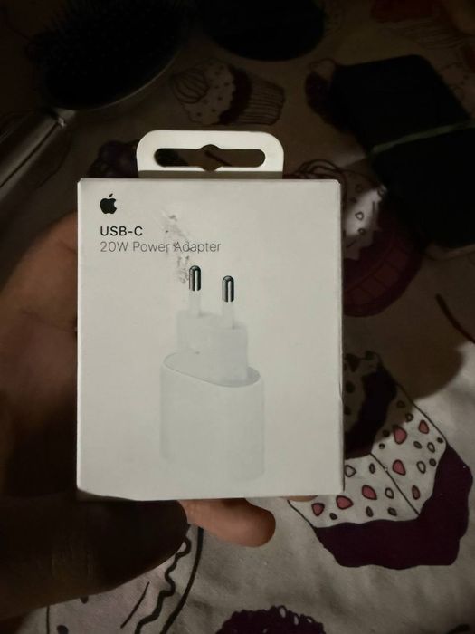 Apple orginal zaryadchik orginal kabeli bilan