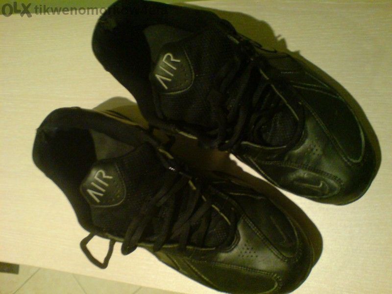 Маратонки  NIKE  !