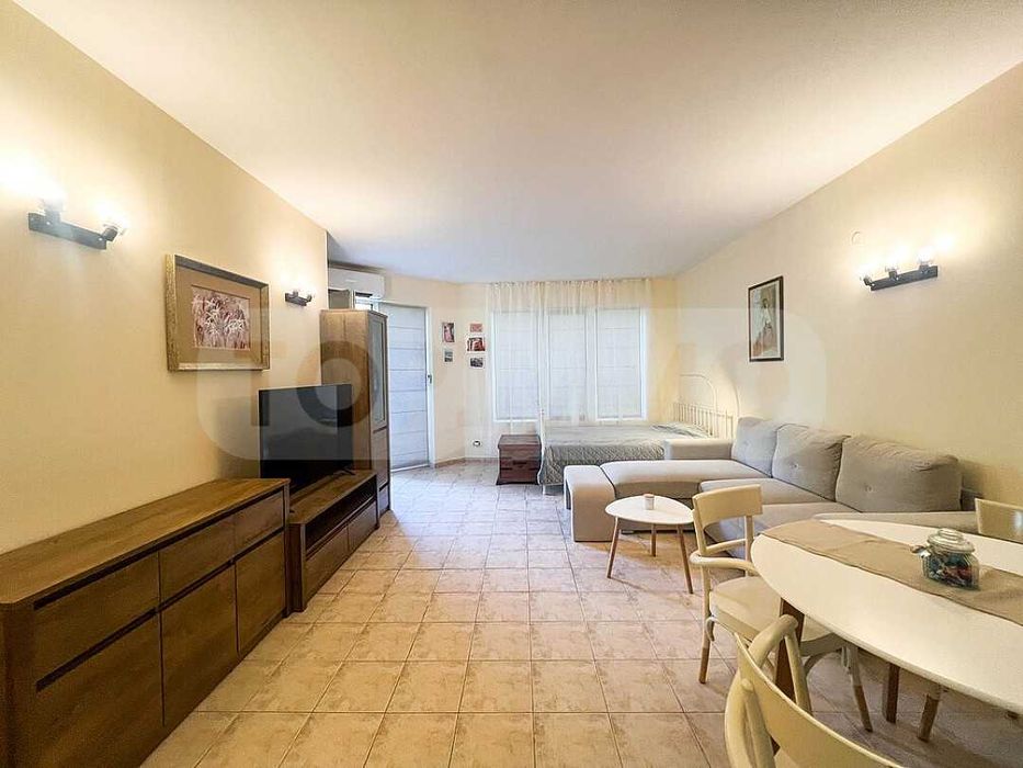 Двустаен апартамент в курортен комплекс Златни пясъци