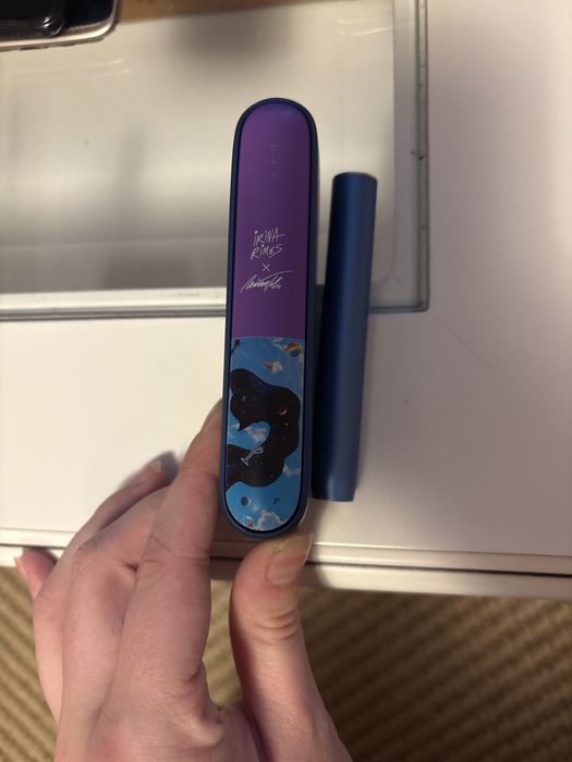 Iqos Iluma albastru , editie limitata