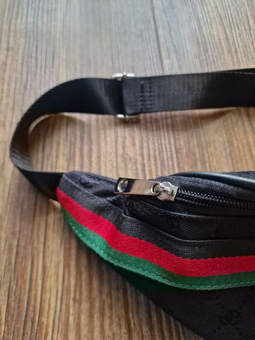 Страхотна мъжка малка чанта  , малък размер