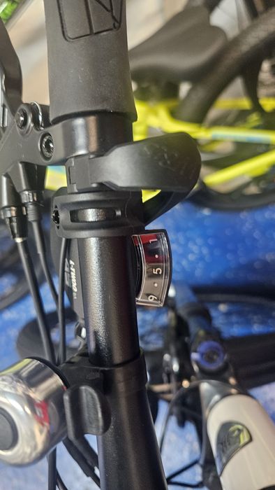 Bicicleta electrica 27.5 full suspensie