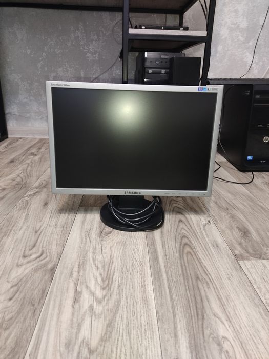 Монитор SAMSUNG.