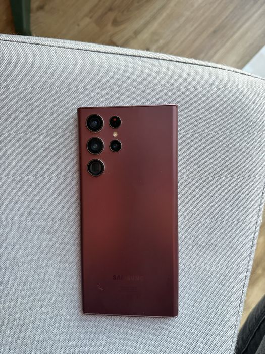 Samsung Galaxy S22 ultra Burgundy