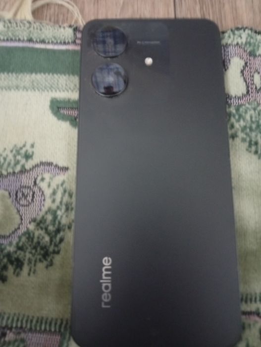 Продам телефон  харошим