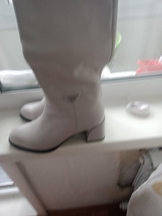 Продаются сапоги новые