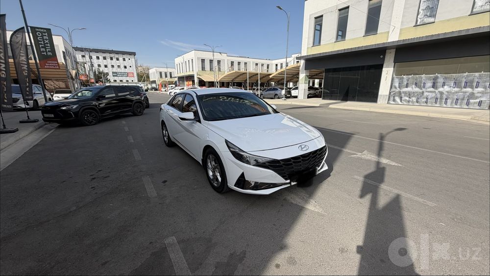 Hyundai elantra 2022 yil