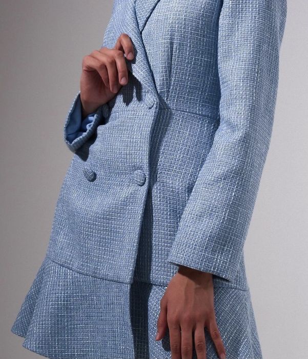 Продам новое платье.