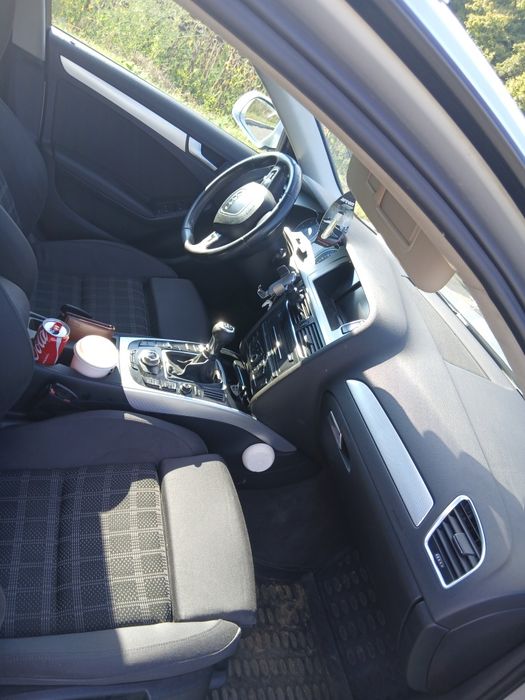 Audi a4 b8 2009 .
