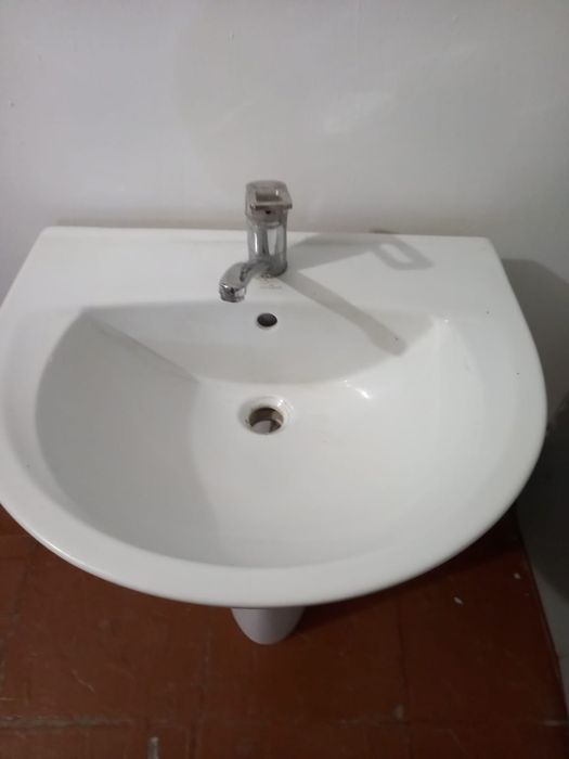 Продам раковину тюльпан