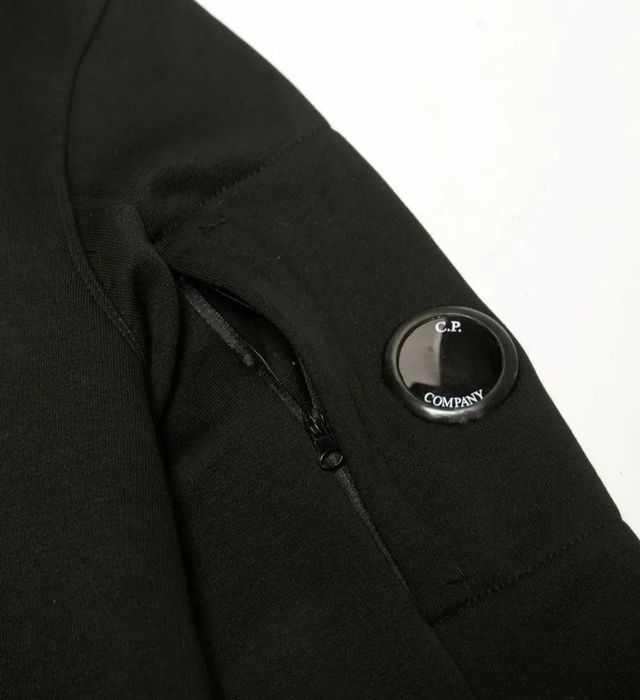 C.p свитшот в хорошем состоянии