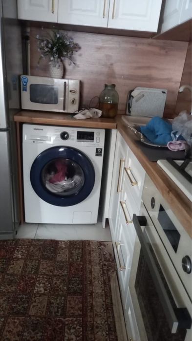 Кухонный гарнитур продаю вместе с техникой