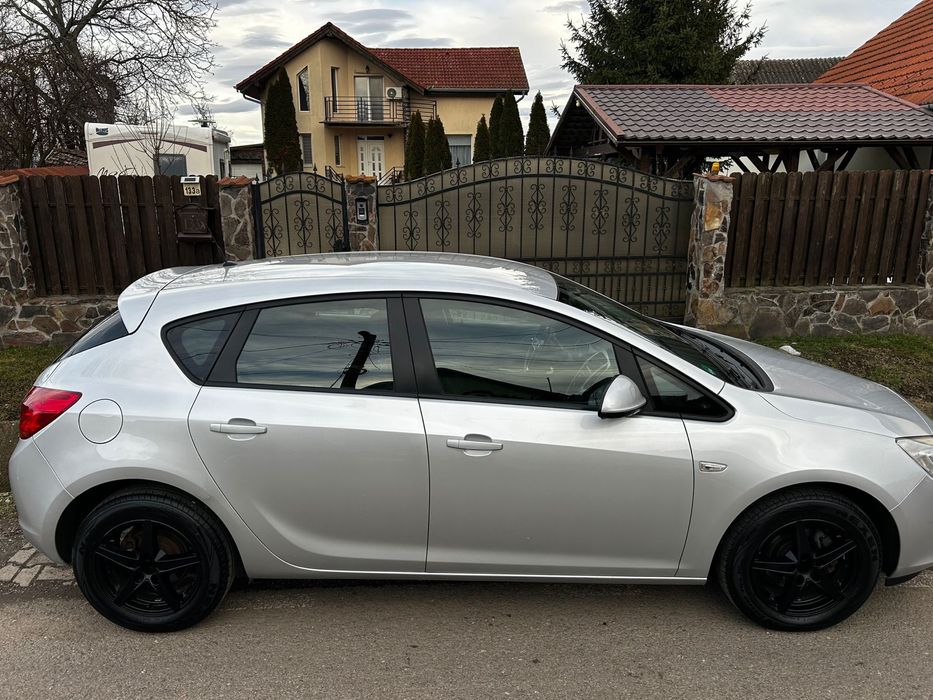 -Opel astra  facelift J-2012-1.4benzina-87cai-euro5-adusa din germania-