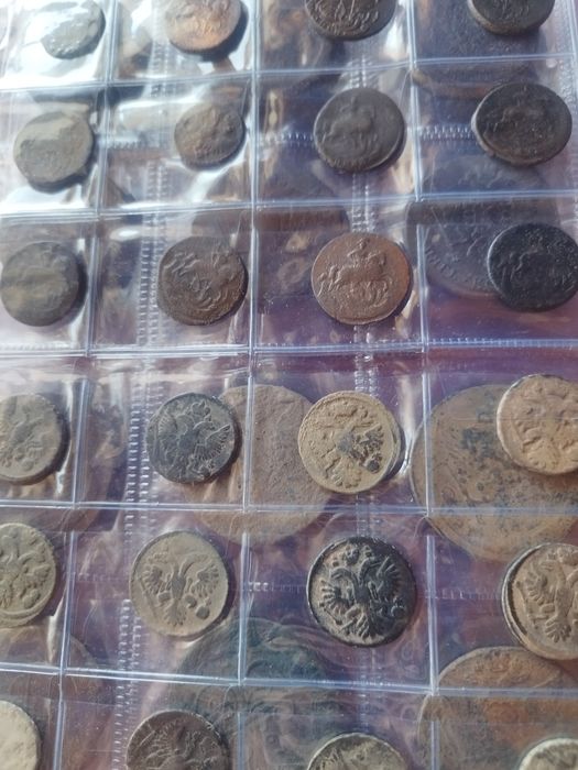 Продам альбом царских монет.