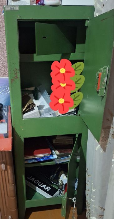 Сейф металлический