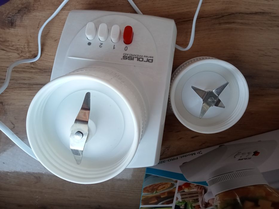 Блендр-измельчитель