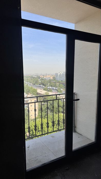 Eshonguzarda dom sotiladi