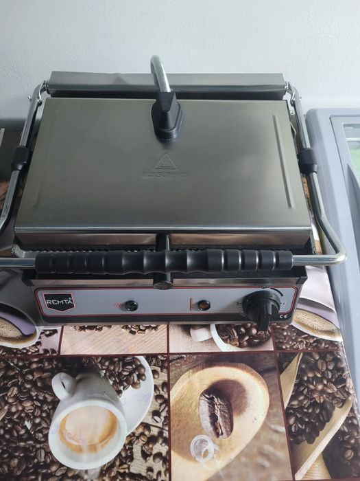 Продам электрогриль новый