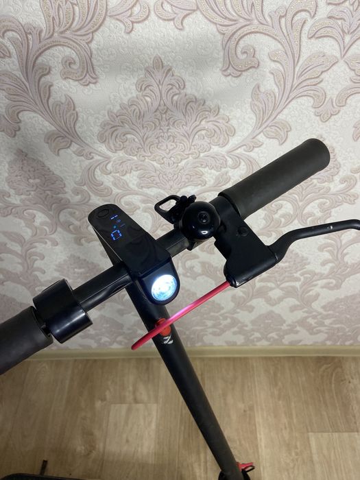 Электросамокат ксиоми