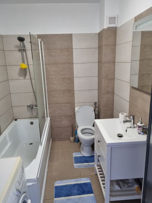 Închiriez  apartament