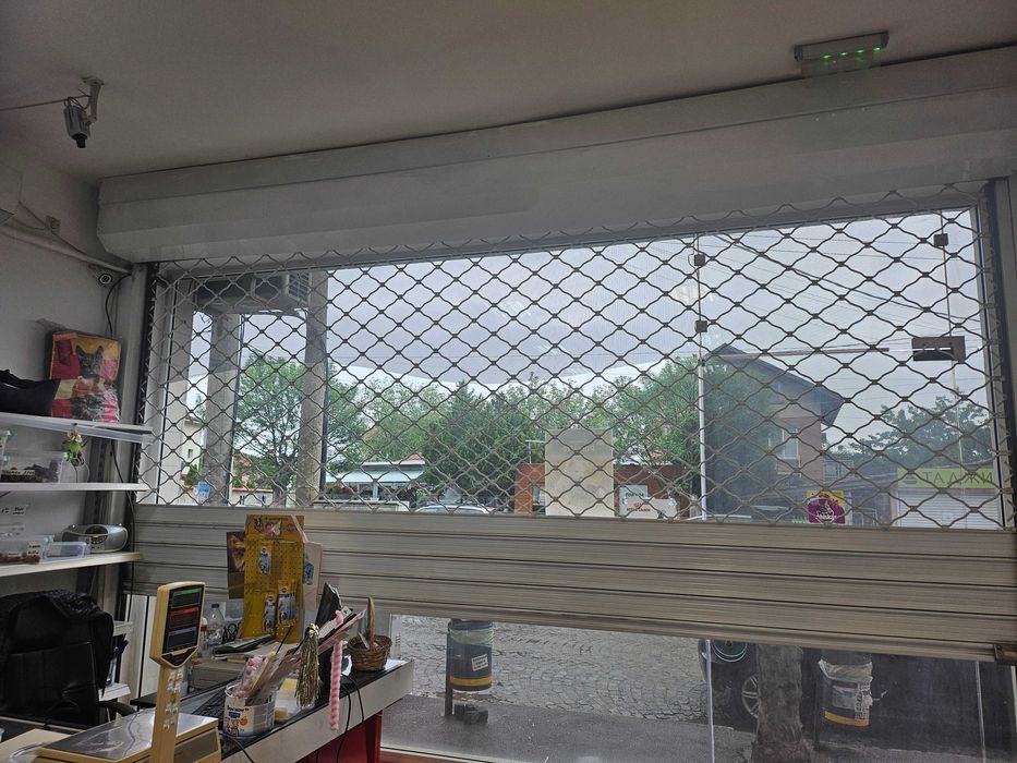 Охранителна щора