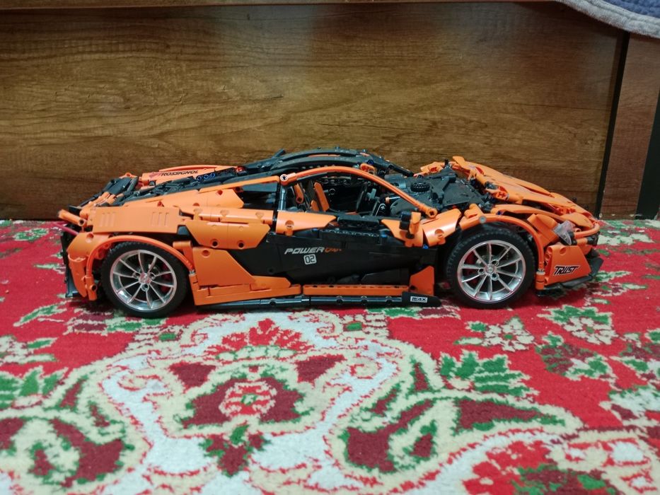 Срочно продаётся оригинальная Lego модель McLaren P1