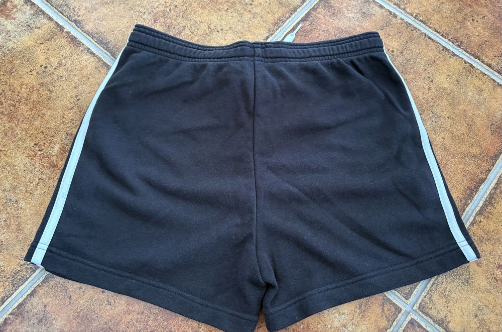 Adidas pantaloni scurti dama,S-M