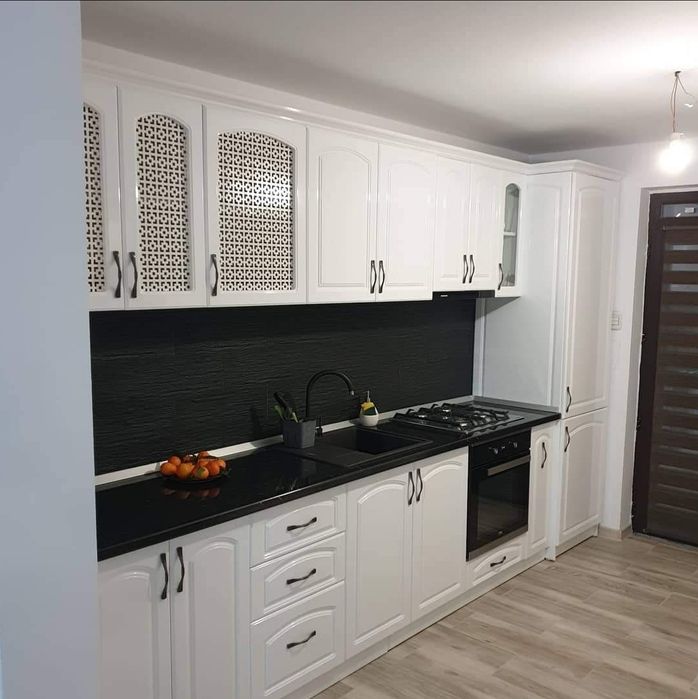 Bucatarie realizata din fronturi de mdf frezate