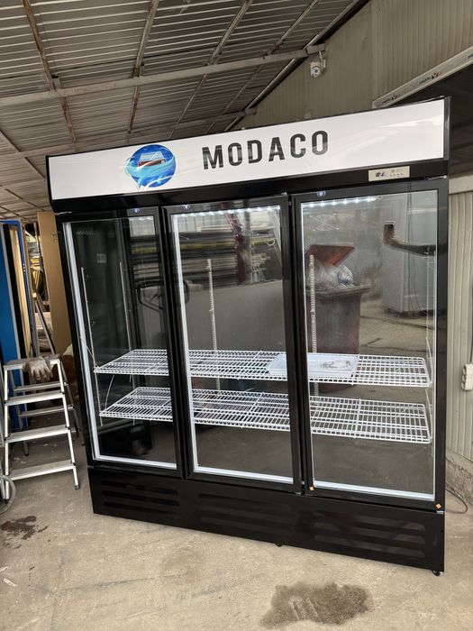 Vitrina frigorifica verticala cu 3 usi