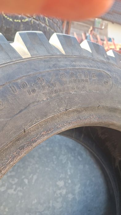 Vând două cauciucuri cu 10 pânze