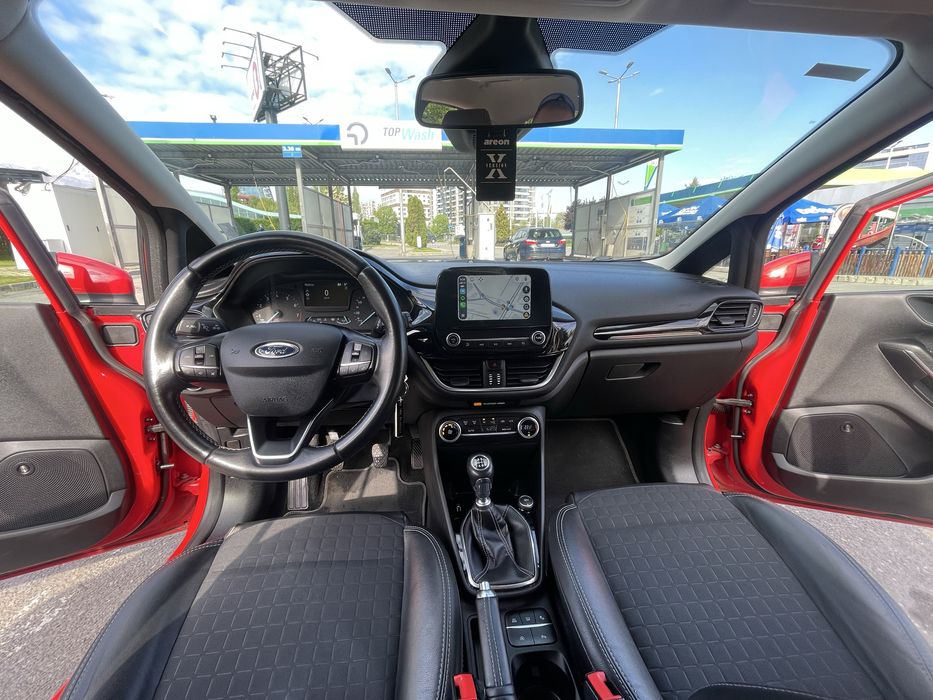 Прадавам Ford Fiesta 2019 г Titanium