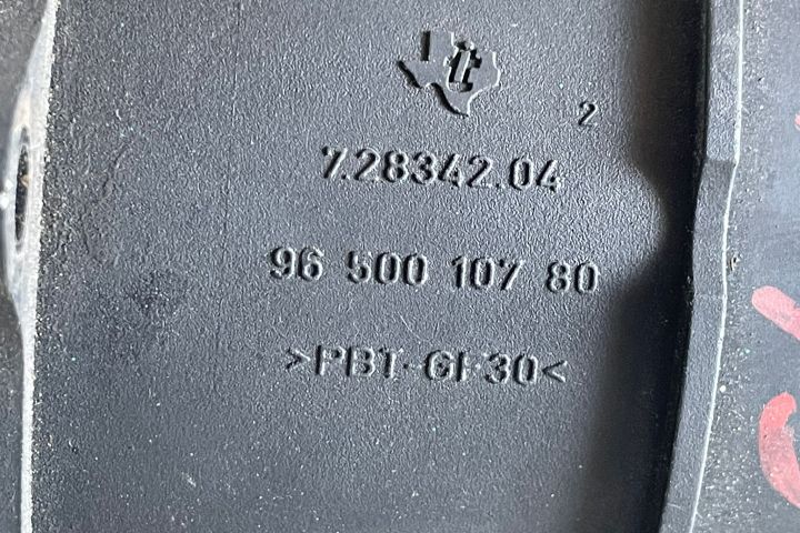 Debitmetru aer   059906461D Skoda Superb prima generatie seria