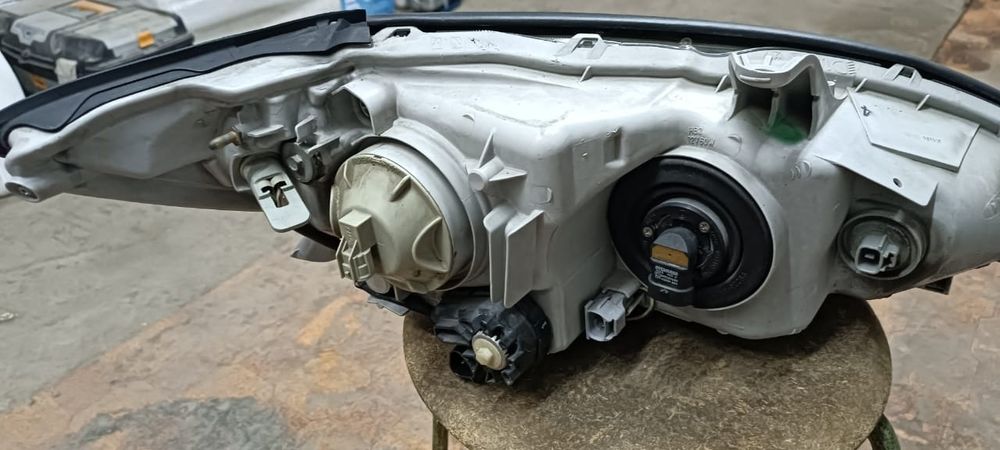 Продам фару Тойота Камри 35