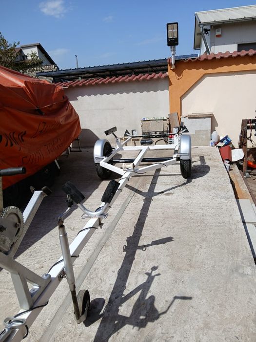 Oferta doar,,Barca"  si separat peridoc