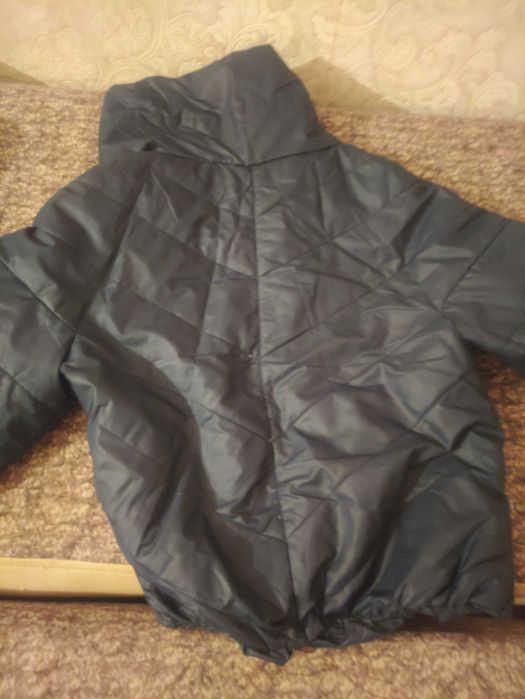 Синяя женская ветровка