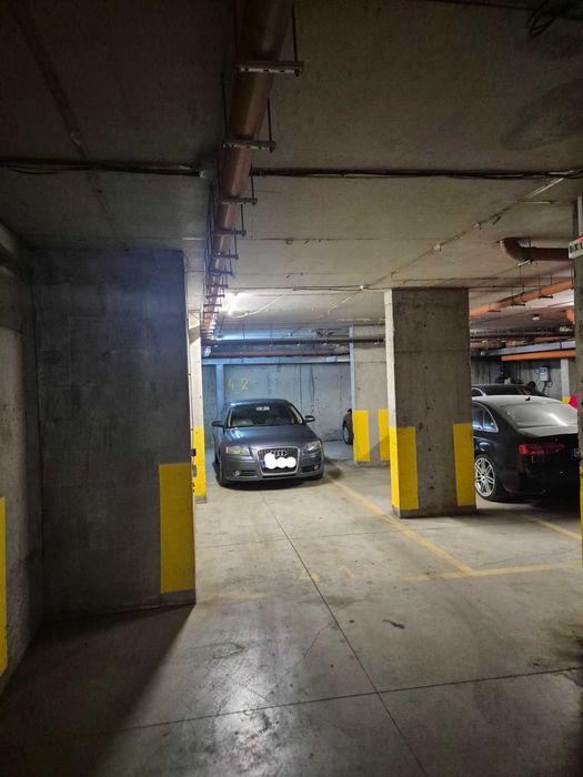 двойно паркомясто