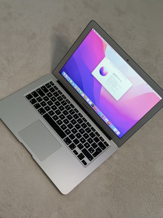 Macbook Air 13 inch SSD 256 , 8GB Ram, i5 baterie in stare excelenta !