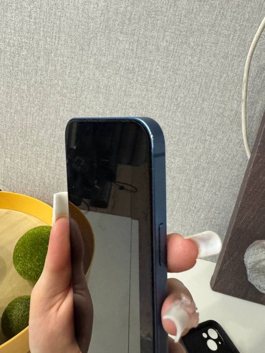 Продам айфон 13 256гб