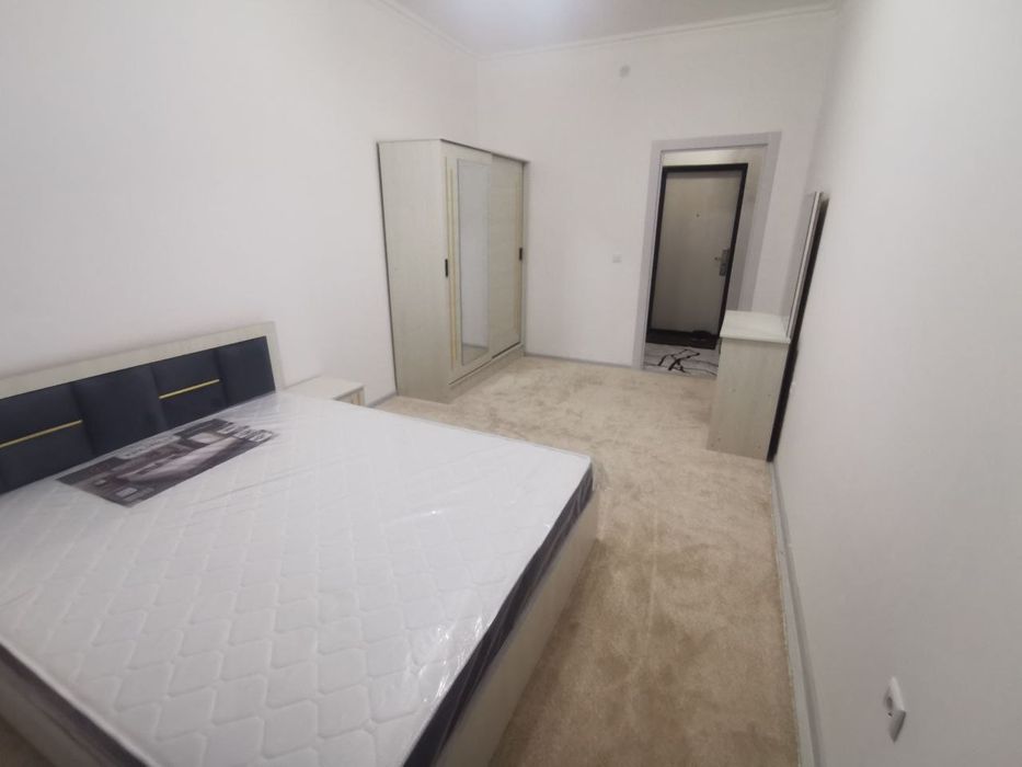 Ўўрикзор бозор ёнида 2-хонали янги ремонт ва янги мебель техникали уй