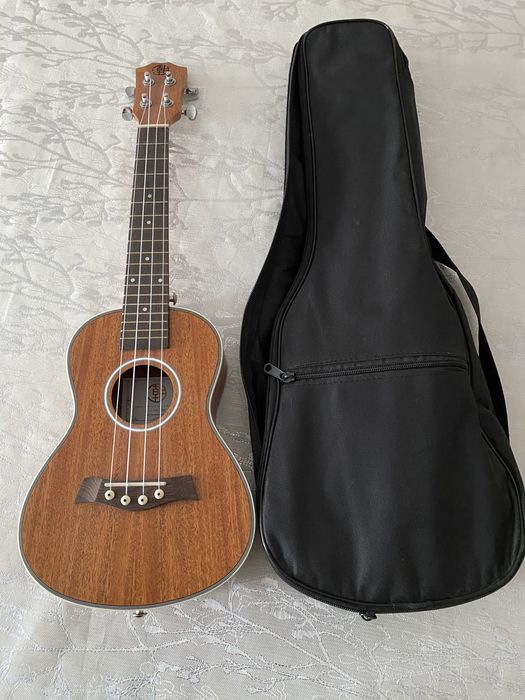 Продам укулеле!!