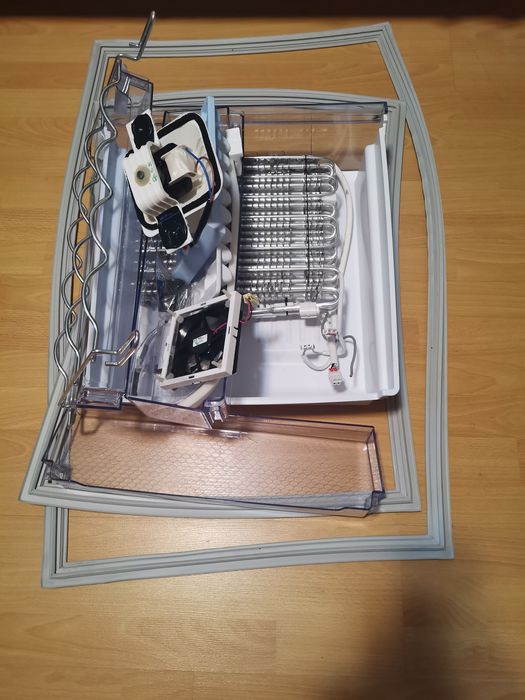 Componente Beko Arctic combina frigorifica