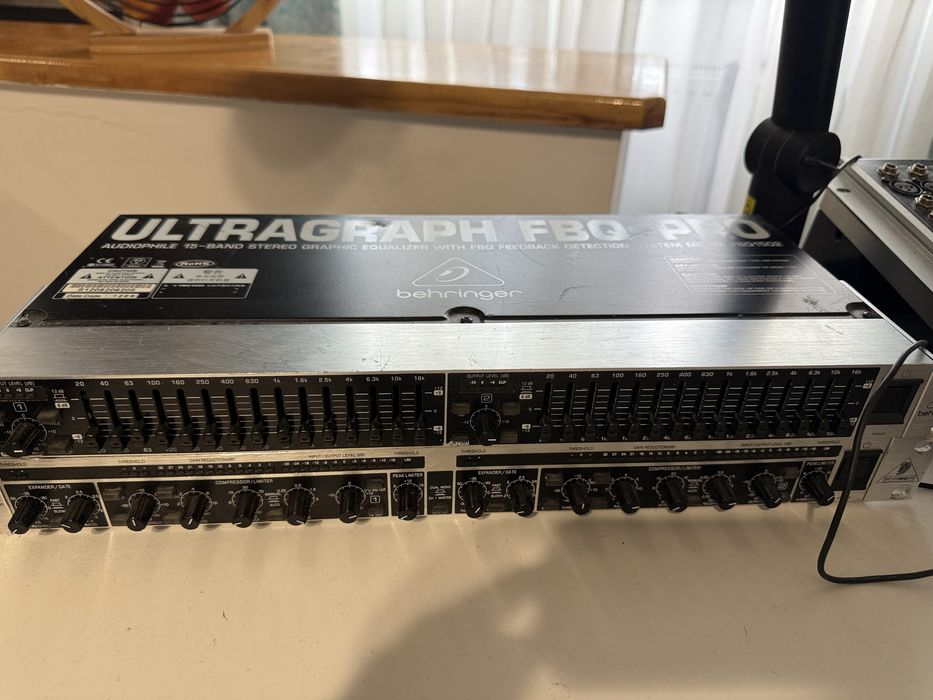 Egalizator - Behringer FBQ1502HD