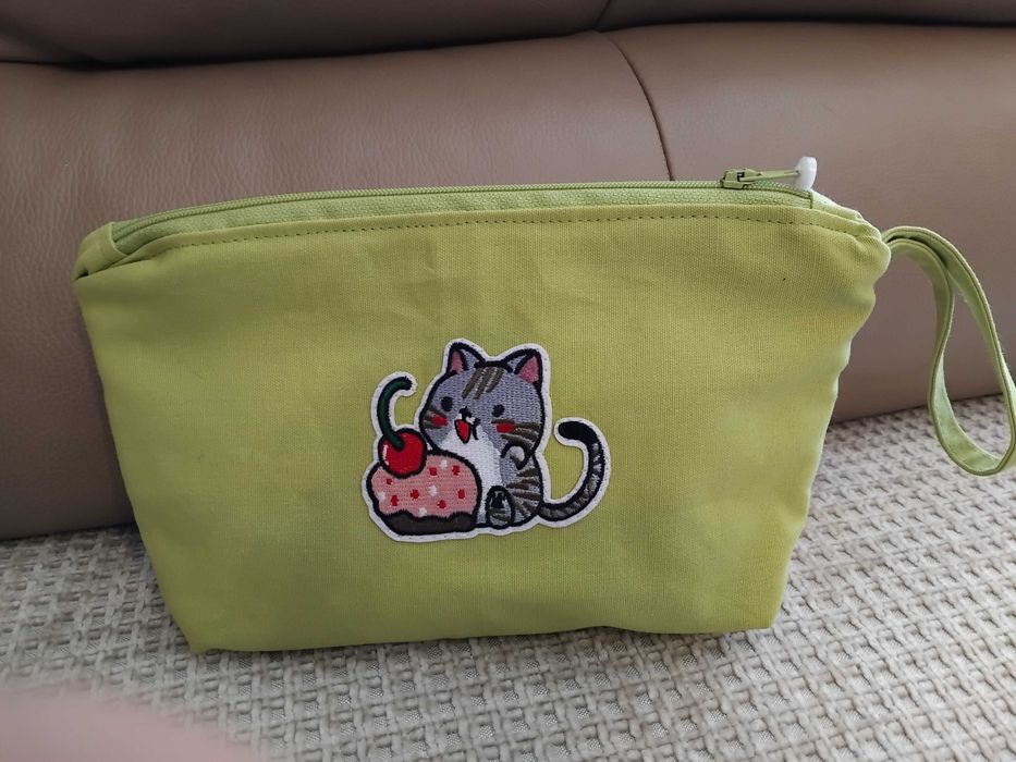 Цветни, текстилни несесери с котета