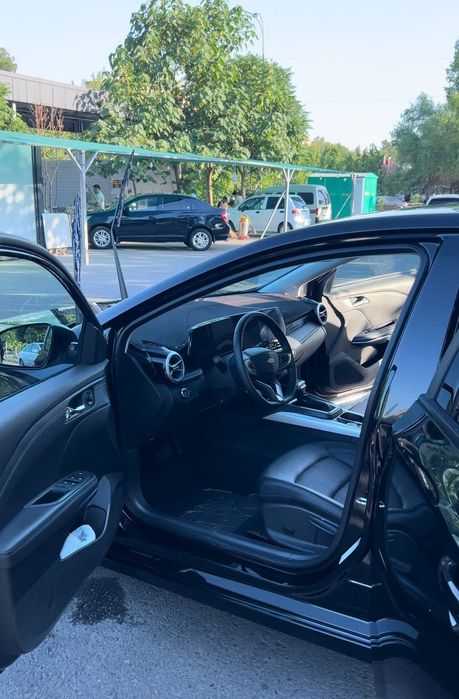 Monza 1.3 turbo 2023 qora benzinda