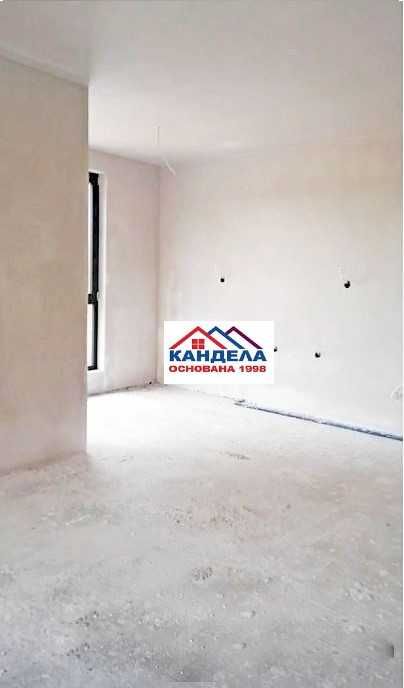 Продава се Тристаен апартамент в Пловдив, Остромила - 114 кв.м за 1096 €/кв.м - Снимка #8