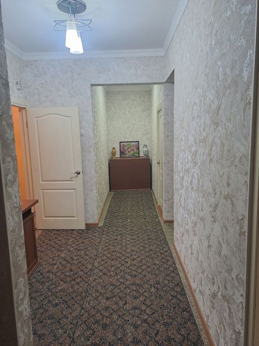 Продаю 2в3/2/12 на ул. Нарпайской за "Famili Park" ТЦ.