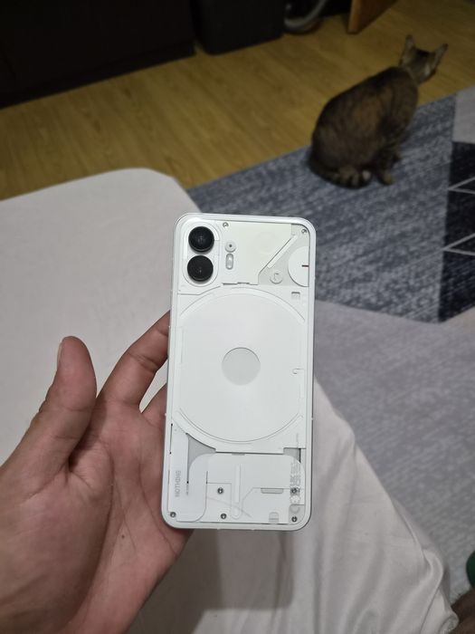 Nothing Phone 2 în stare bună primul proprietar